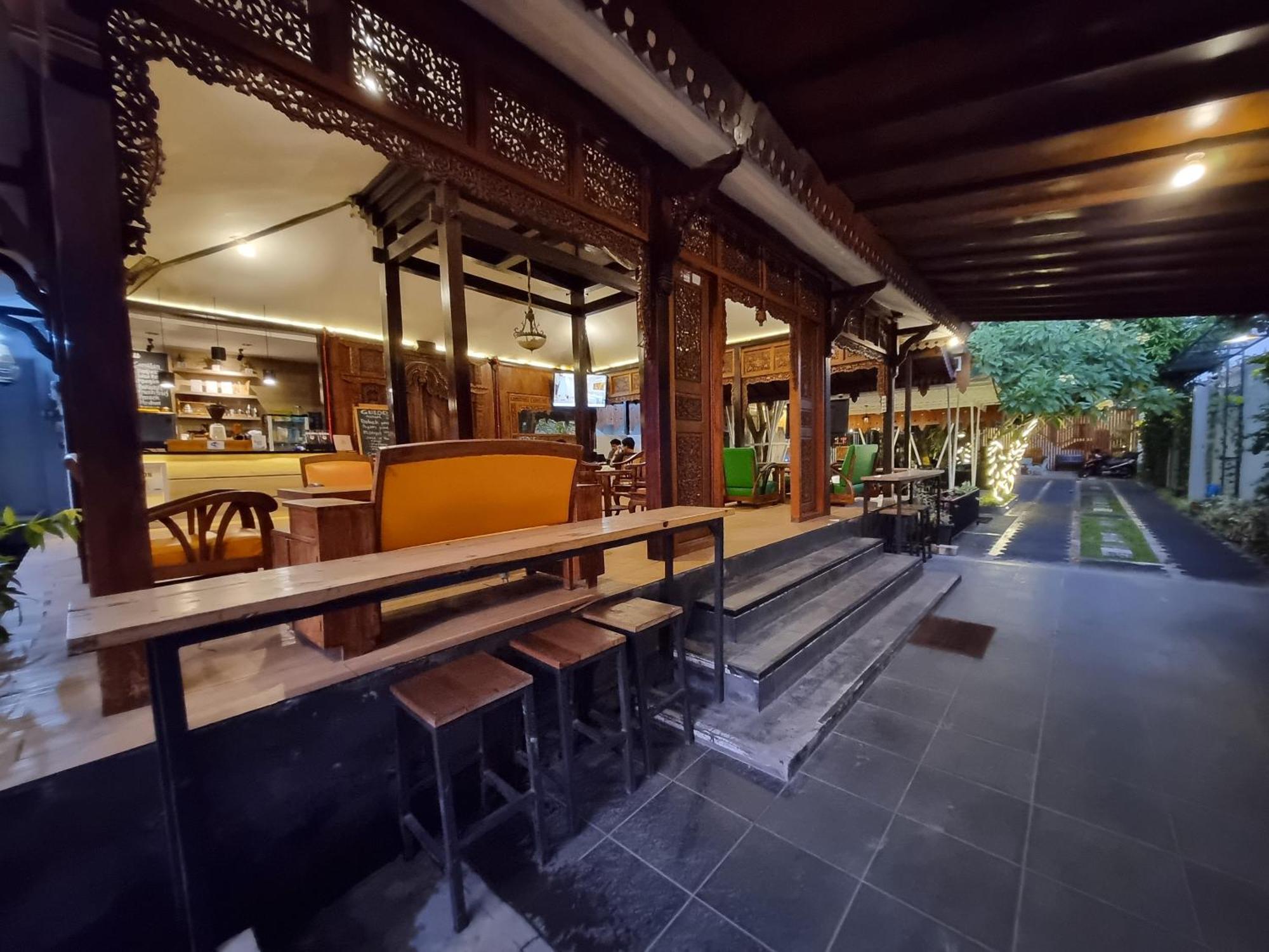 Omah Nayan Hotel Maguwo ภายนอก รูปภาพ