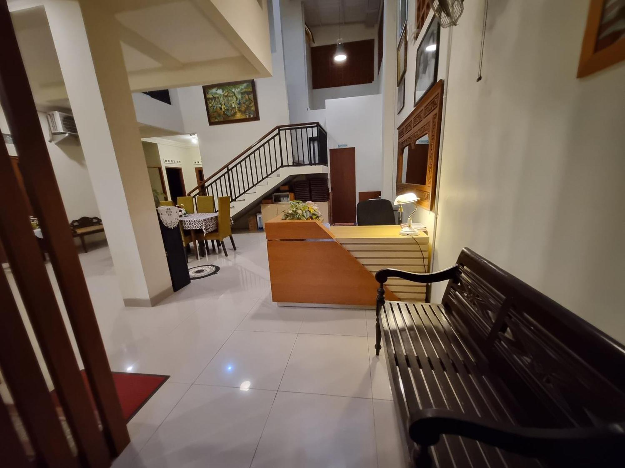Omah Nayan Hotel Maguwo ภายนอก รูปภาพ
