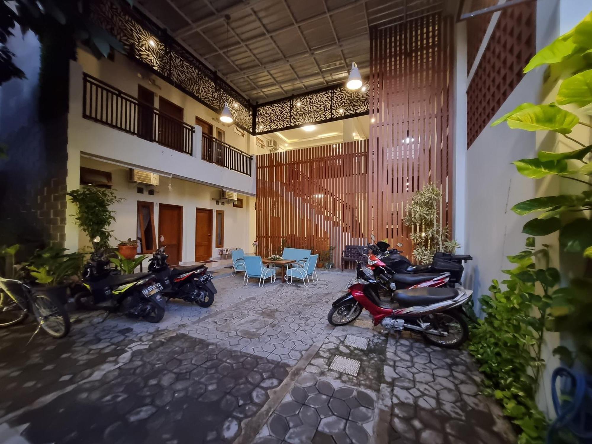 Omah Nayan Hotel Maguwo ภายนอก รูปภาพ